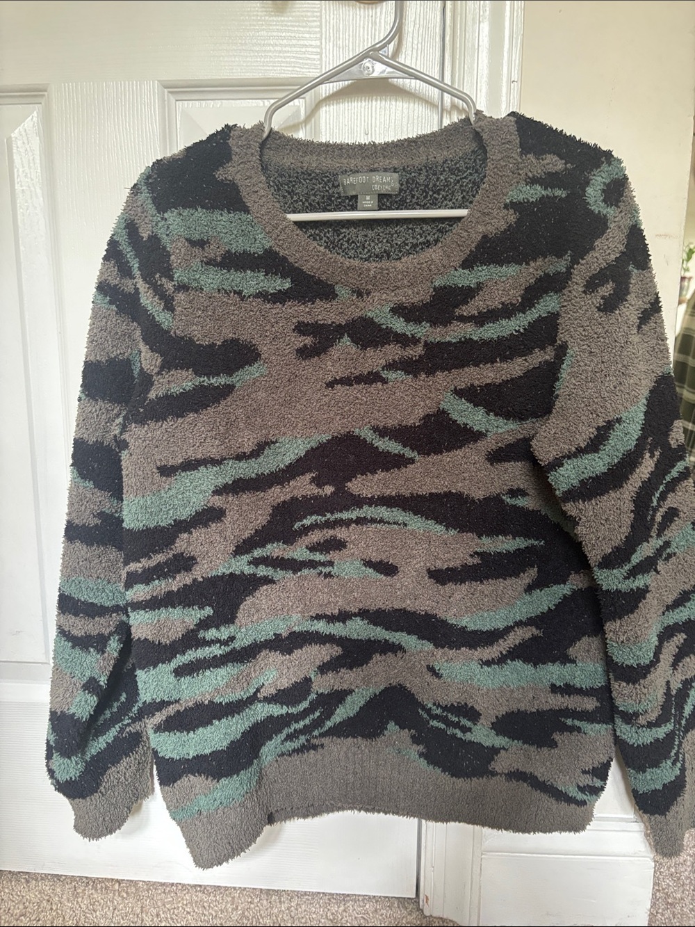 Barefoot Dreams Women’s Camo Sweater – Size Medium